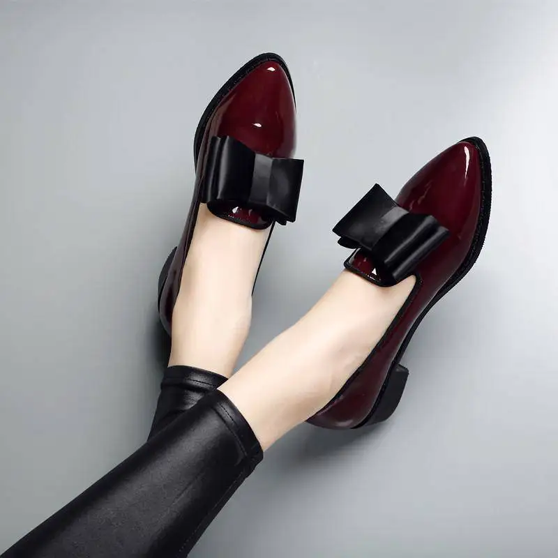 KNCOKAR Весенний новый стиль, британские кеды в стиле колледжа, черные рабочие туфли, женская обувь для пригородных поездок на толстом каблуке с острым носком. Изображение 3