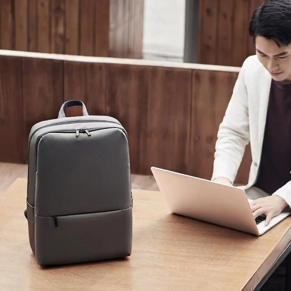 Рюкзак Xiaomi Classic Business Backpack 18L Водонепроницаемая 5,6-дюймовая сумка для ноутбука Унисекс для путешествий на открытом воздухе Изображение 4