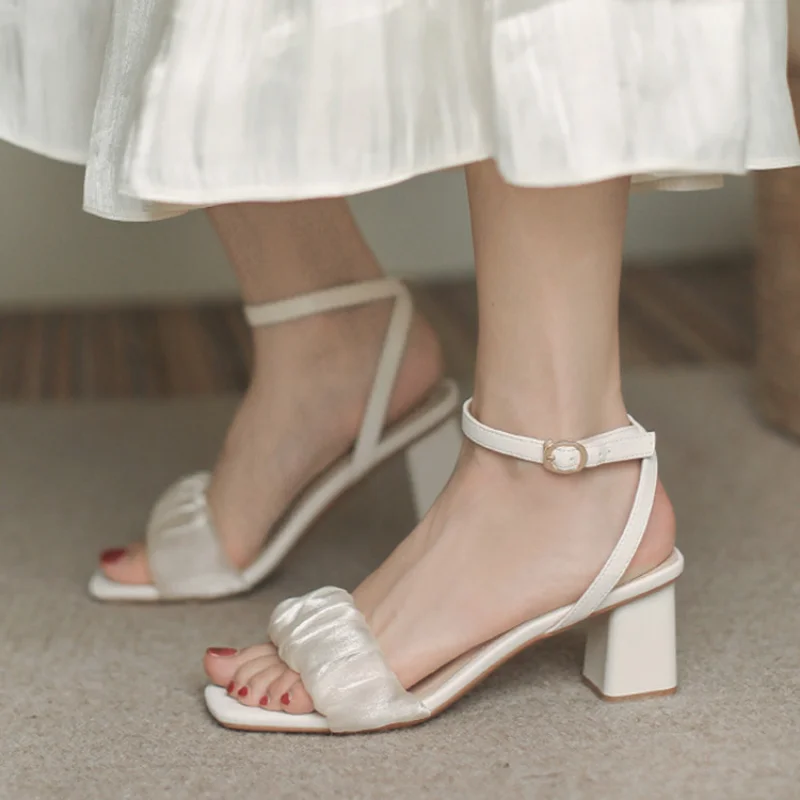 Сандалии; Женская летняя обувь; Новинка 2023 года; Сандалии в сказочном стиле; универсальные тонкие туфли с поясом из одного слова Изображение 3